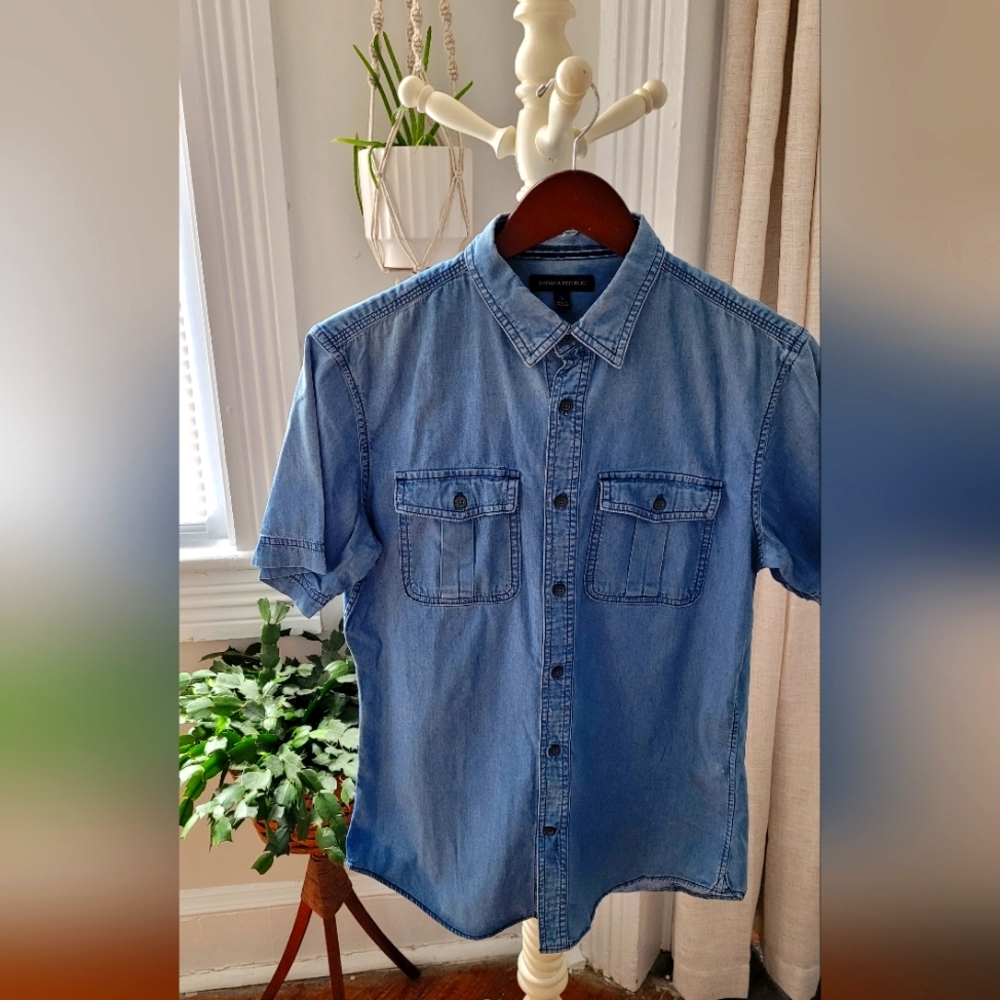 Banana Republic Button Down Shirt